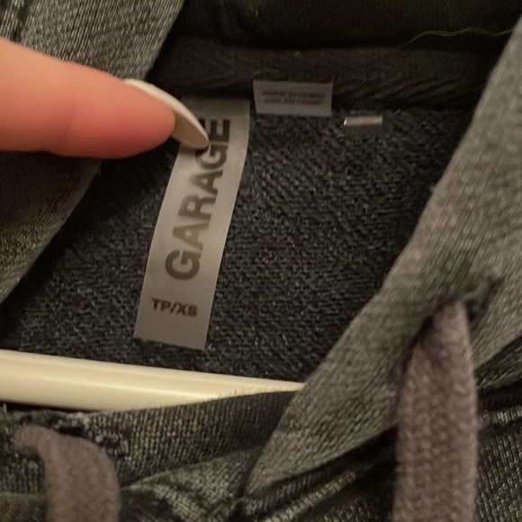 Garage sweater - Picture 2 of 3